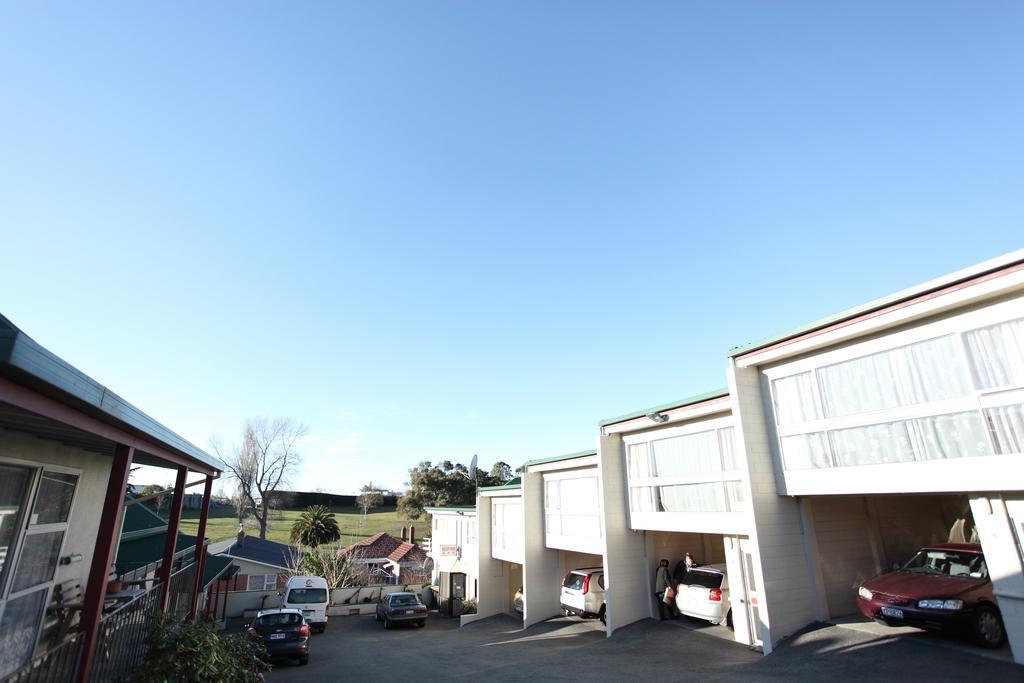 טימארו Townhouse Motel מראה חיצוני תמונה
