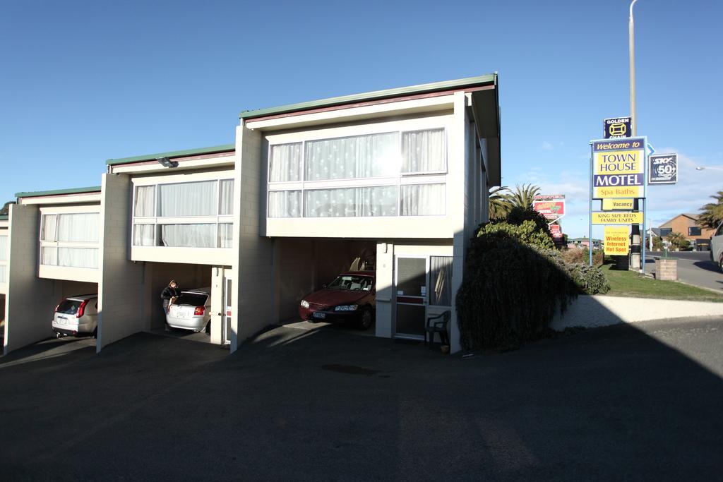 טימארו Townhouse Motel מראה חיצוני תמונה