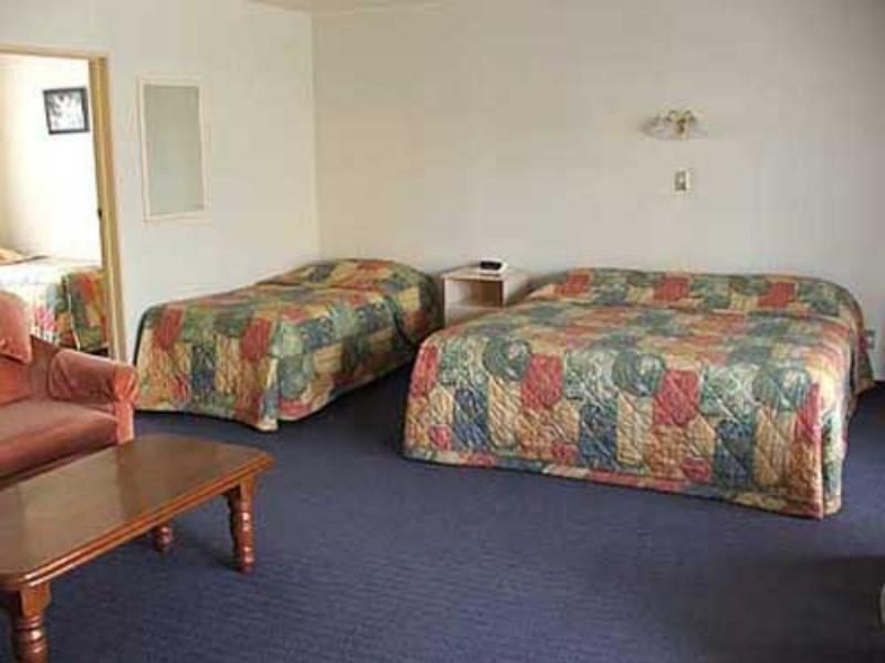 טימארו Townhouse Motel מראה חיצוני תמונה